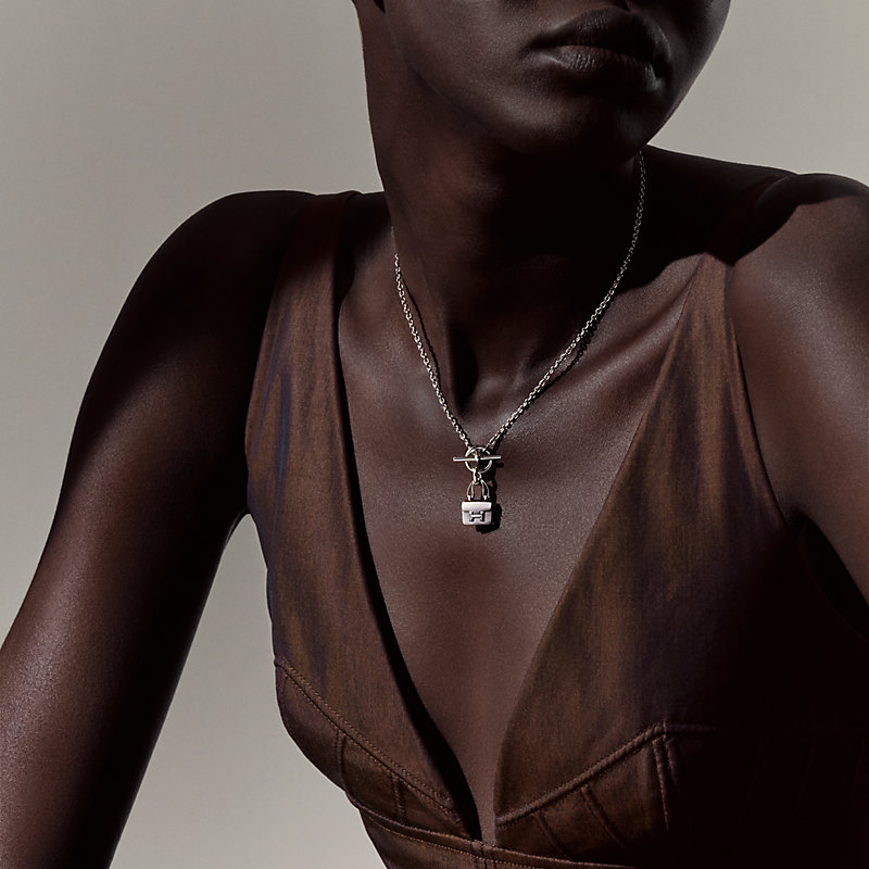 Amulettes Constance pendant | Hermès Mainland China